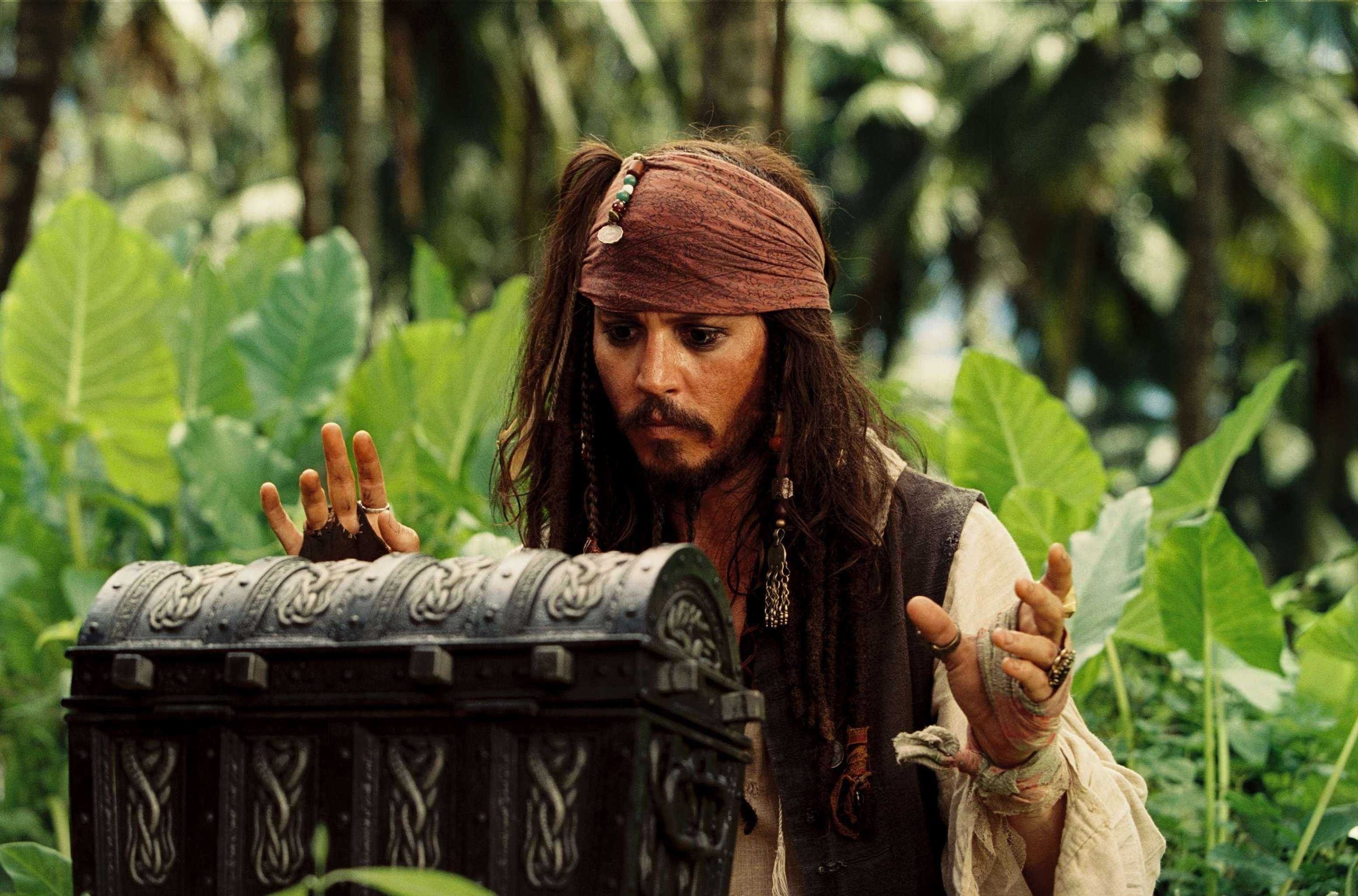 Pirates of the caribbean, пираты карибского моря, воробей, сундук, фильм, фильмы, кино обои, картинки, фото