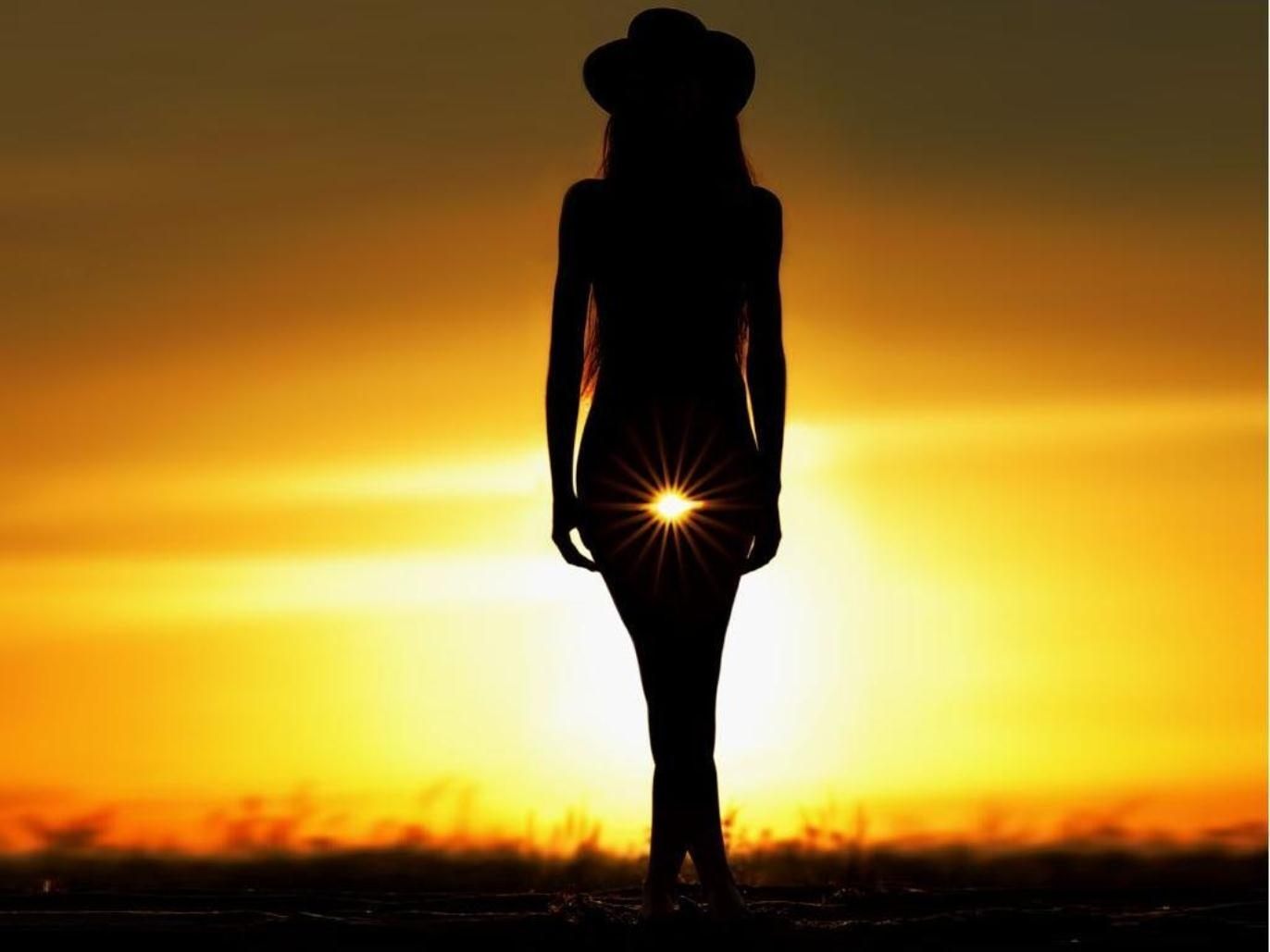 Девушка, солнце, ноги, шляпа обои, картинки, фото
