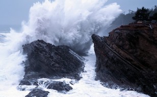 Волна, море, разрушение, удар, брызги, сила, камни обои