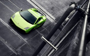 Lamborghini, зелёная, ЧБ, улица, supercar, ламборджини обои 1900x1200