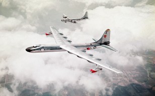 B-29, usaf, самолёта, небо, земля, Два, бомбардировщики обои 2560x1600