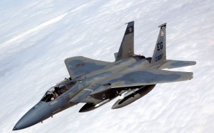Военный американский самолёт F-15 обои 1024x768